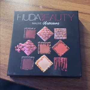 huda beauty eyeshadow pallet
